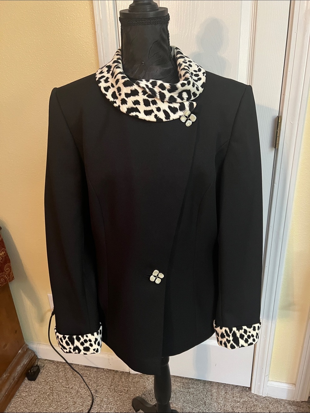 Black Women's Blazer with Leopard-Trim Collar and Cuffs